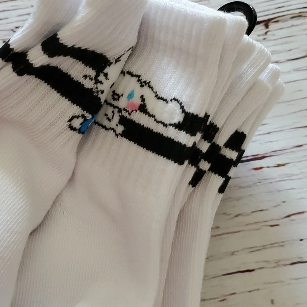 🆕️ SANRIO HELLO KITTY AND FRIENDS WHITE CAPRI SOCKS (5 PAIRS) 🤍